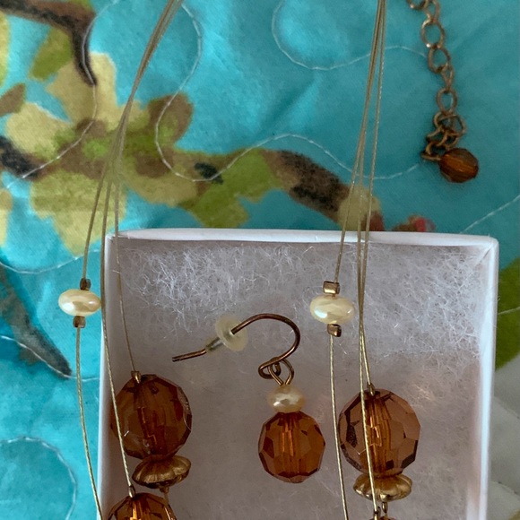 Macy’s Amber/Pearl Fashion Necklace and Earring - Picture 2 of 3